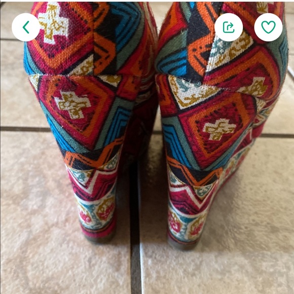 Shoe size 7 - Picture 2 of 2